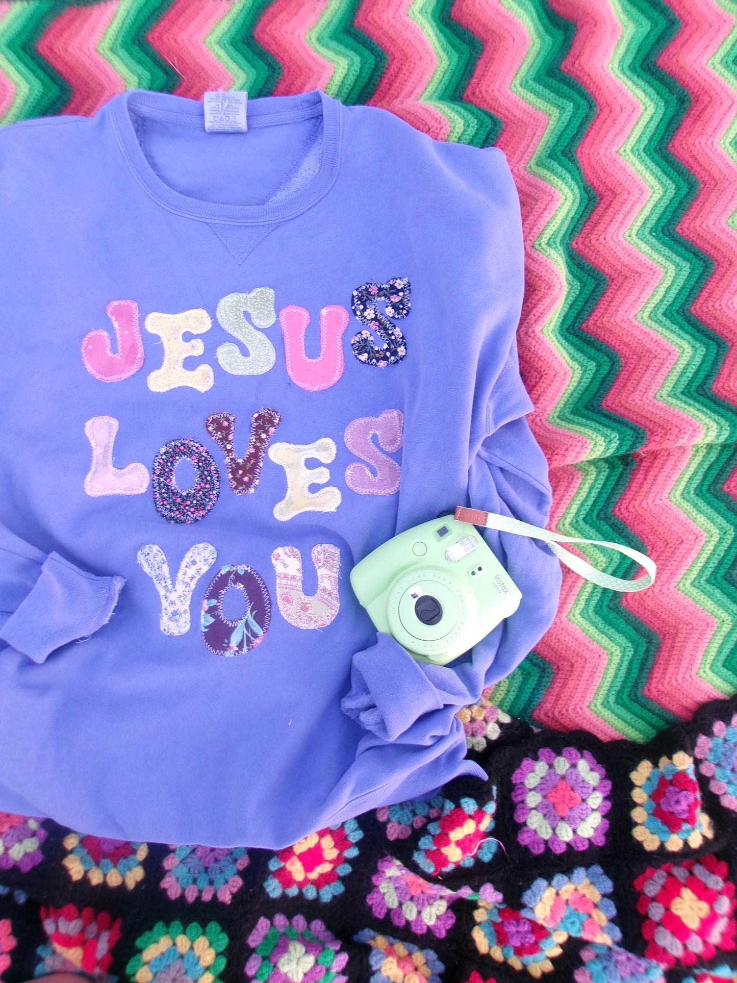 I Love Jesus Crewneck †