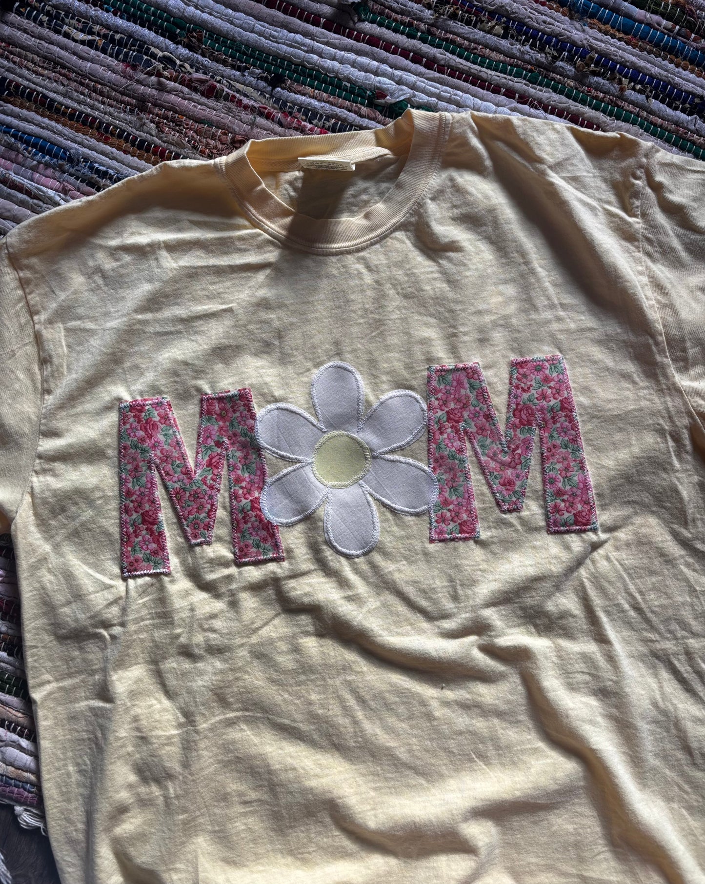 MOM Tee ✿