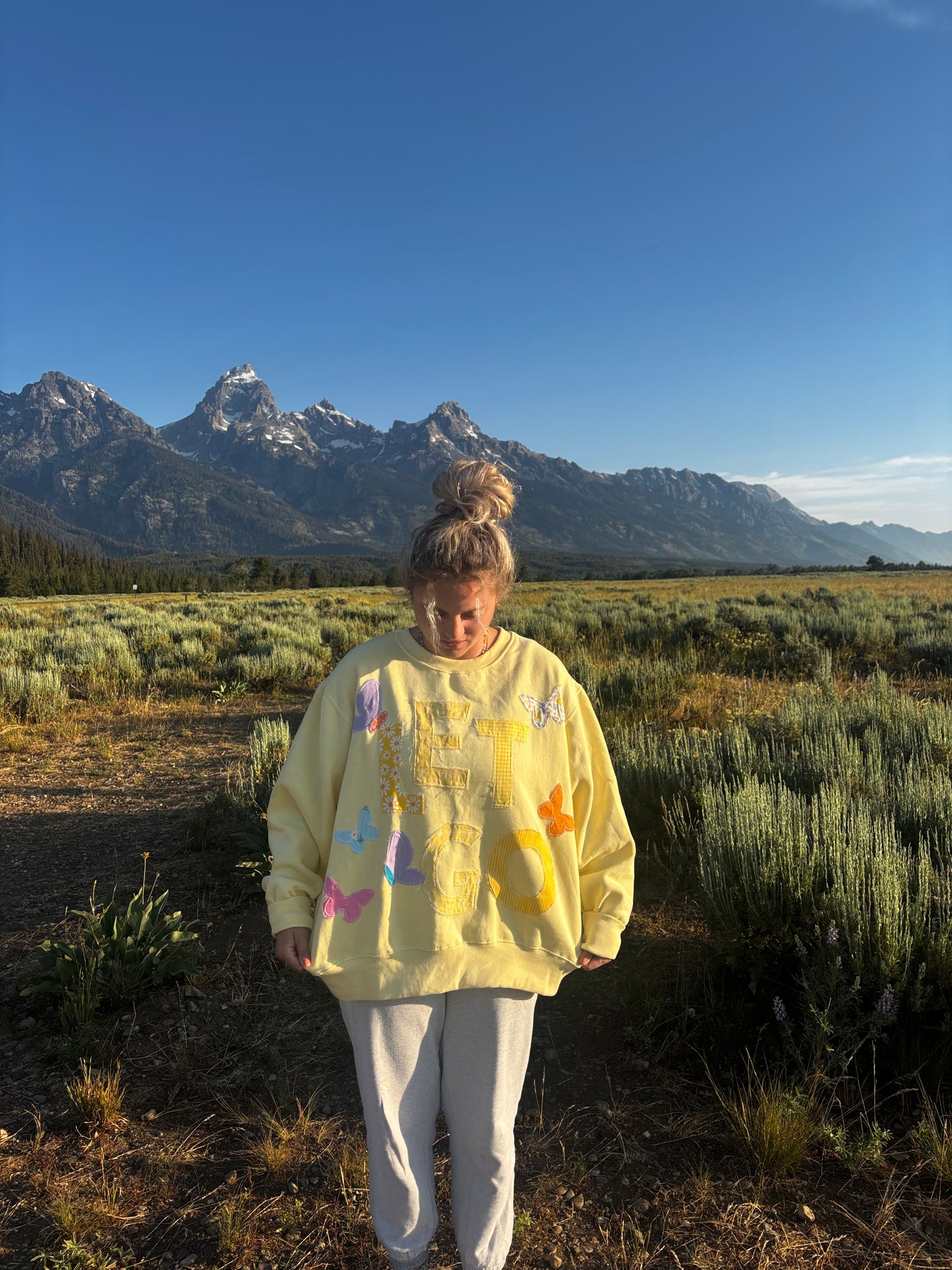 LET GO Crewneck