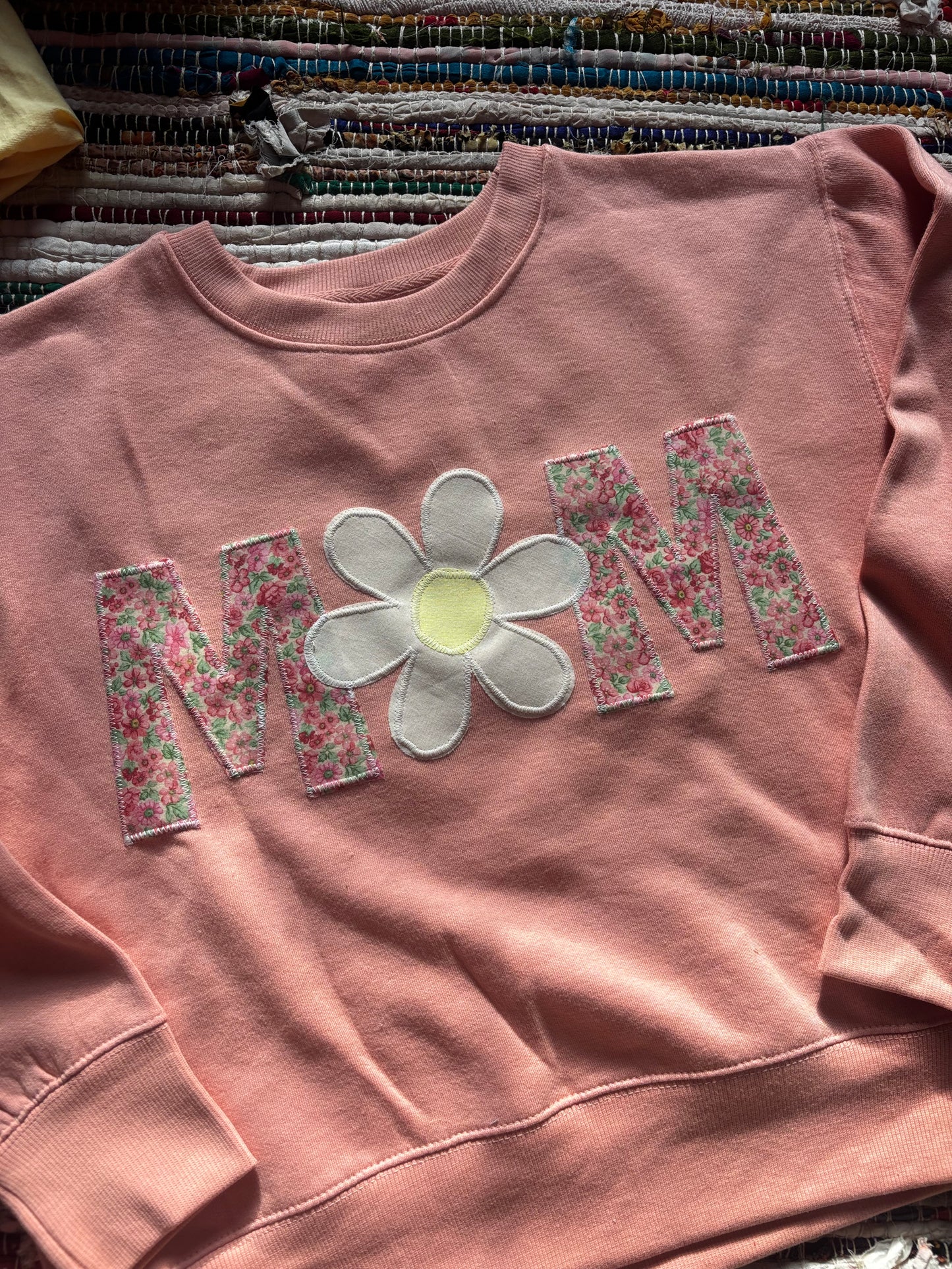 MOM Crewneck
